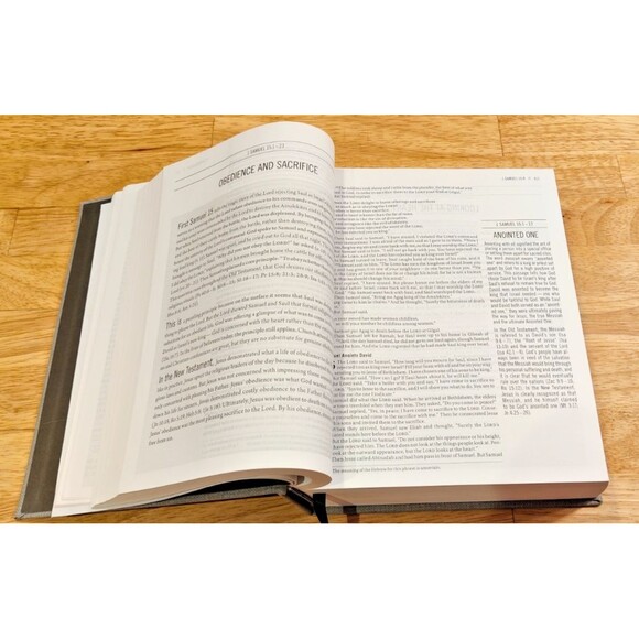 The Jesus Bible, NIV Edition, Cloth over Board, Gray Linen, Zondervan Bibles - Picture 11 of 11